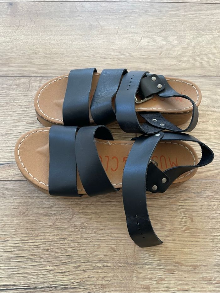 Sandales cuir noir taille 40