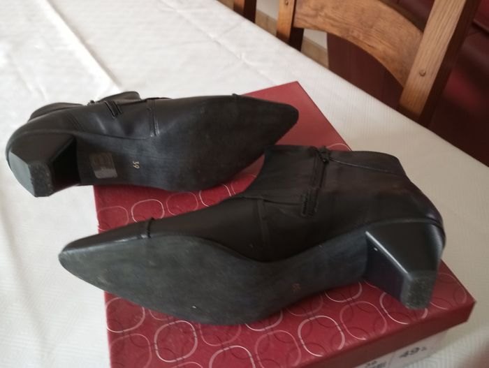 Bottines noires à talons - photo numéro 4