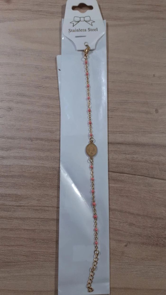 bracelet rose Vierge Marie