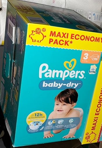 Carton de Pampers baby dry 3