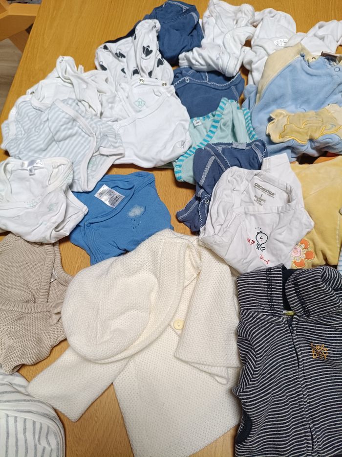 Lot vêtements 1 mois - photo numéro 3