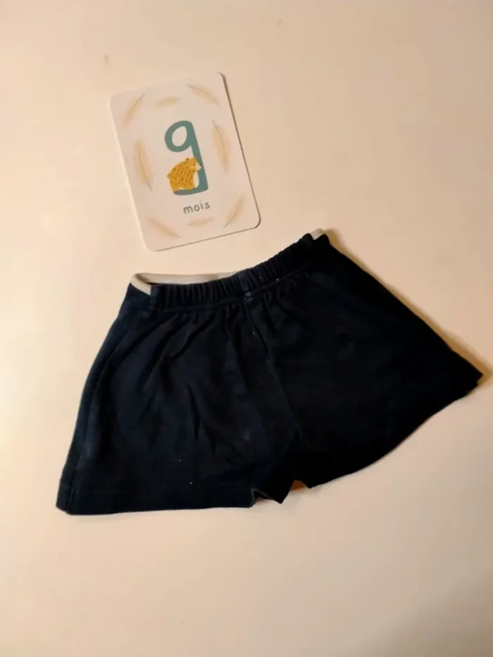 Jupe short bébé Marque Petit Bateau Taille 9 mois - photo numéro 3
