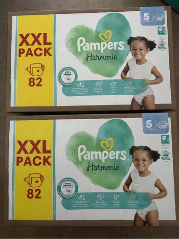 Lot de 2 cartons de couches taille 5 pampers harmonie