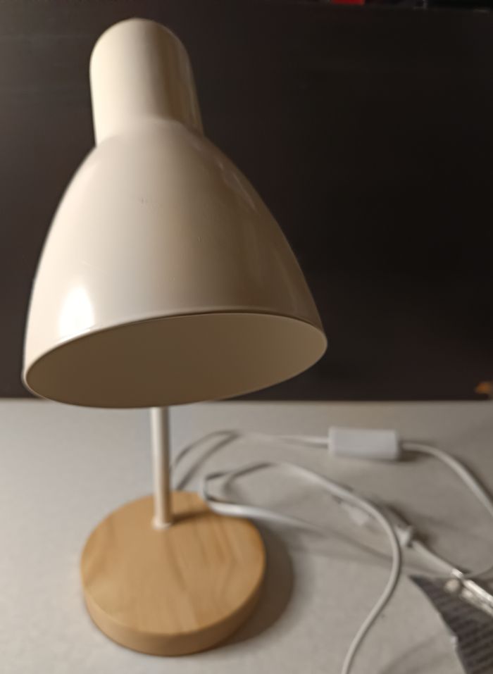 Lampe de chevet beige design effet bois naturel et en métal - photo numéro 2