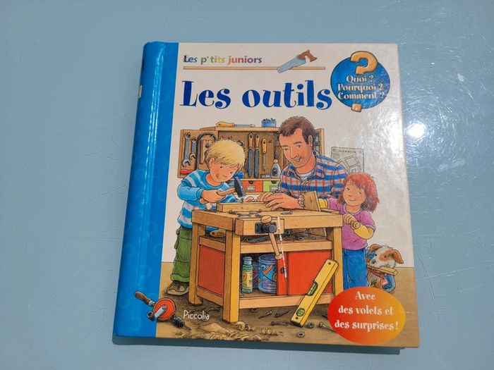 Les p'tits juniors, livre animé avec des volets surprises 🔨 Les outils 🔧 - photo numéro 2