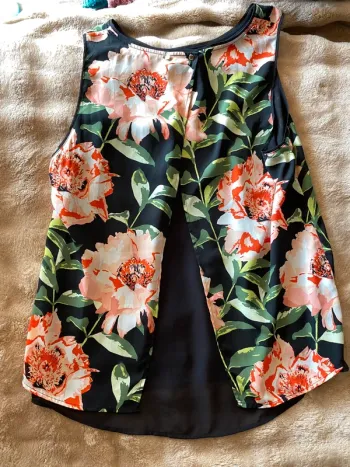 Top sans manches grosses fleurs