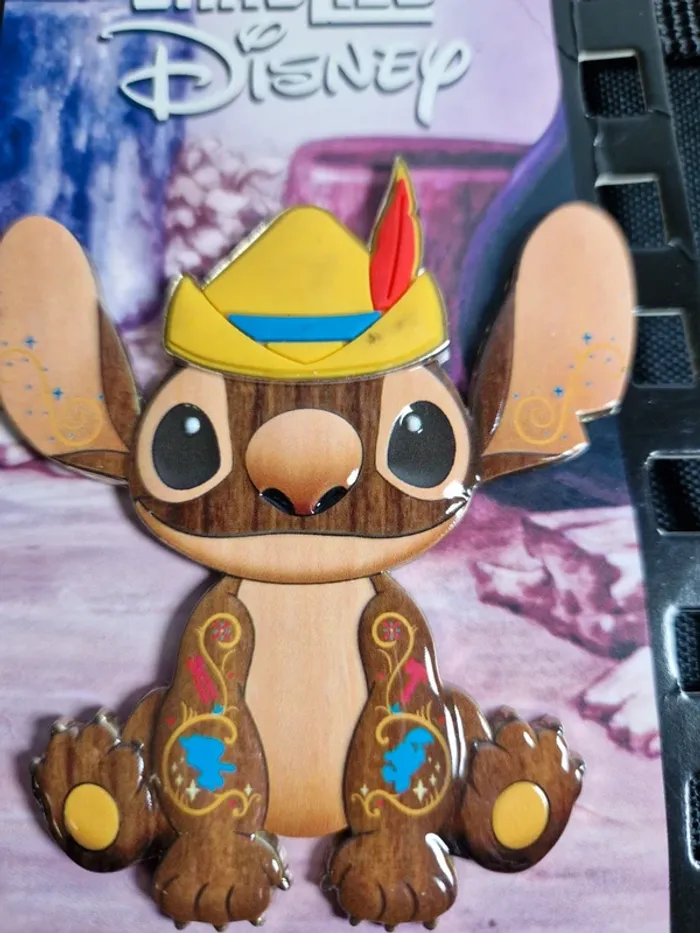 D260- Pin’s broche Pinocchio, Stitch Crashes Disney - photo numéro 2