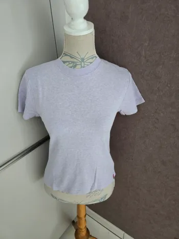 Tee-shirt Levi's taille S très bon état