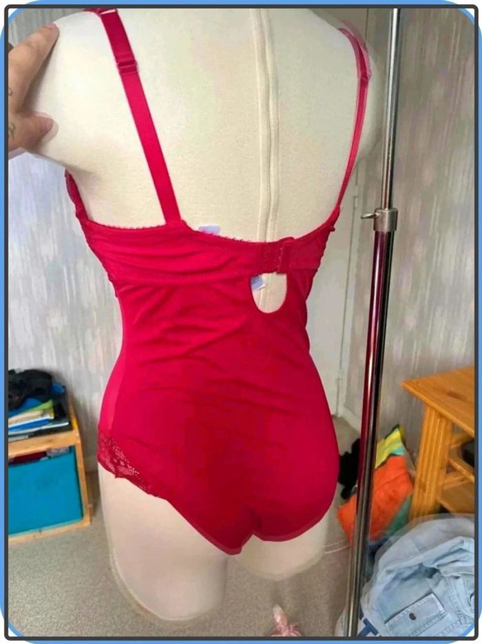 Body sexy  taille  95d - photo numéro 3