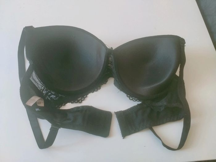 Soutien-gorge noir en dentelle élégant et confortable - photo numéro 4