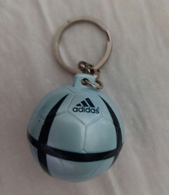 Porté clés Ballon Adidas Roteiro