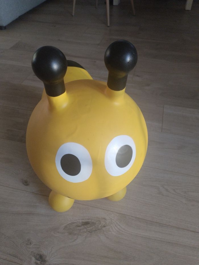 Abeille gonflable sauteuse - photo numéro 3