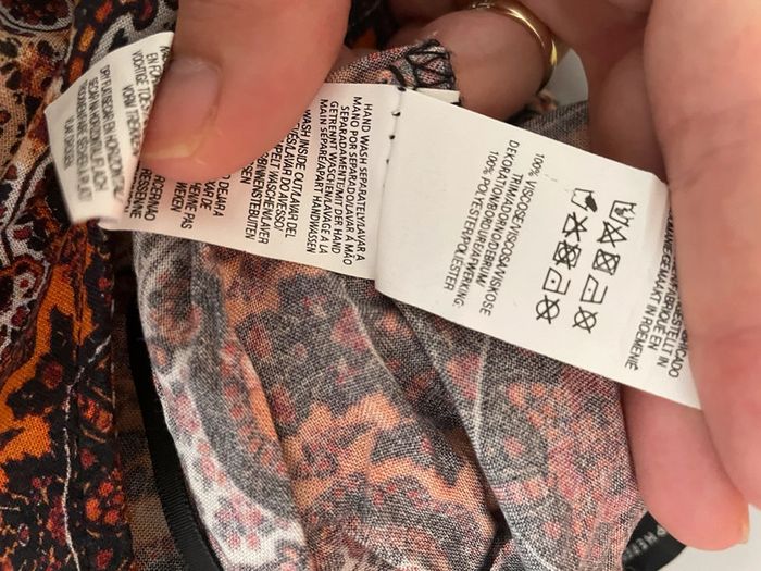 Top à motifs géométriques tons orangés Primark taille M très bon état - photo numéro 5