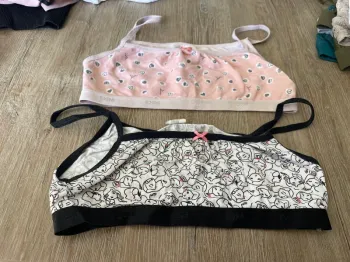 Lot de deux brassières