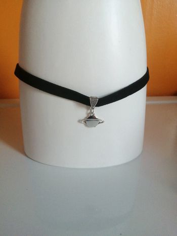 😉Ras de cou velours noir et pendentif planète Neuf 🎲