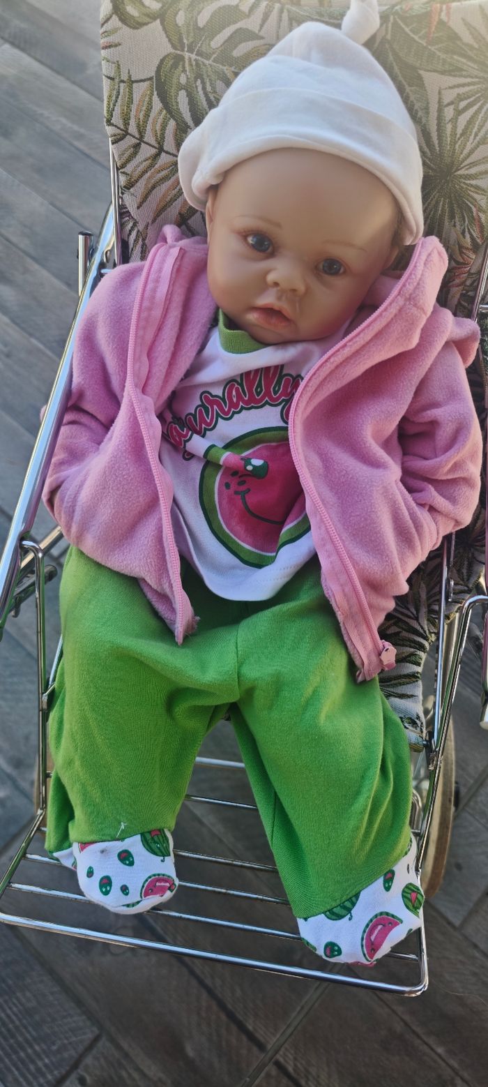 Bébé reborn, poupée avec nombreux vêtements et accessoires - photo numéro 4