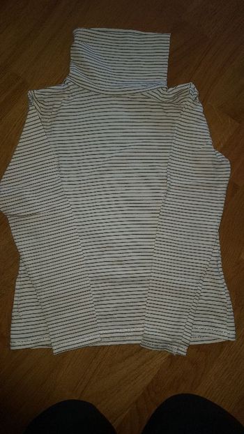 Sous pull fille 10 ans Kiabi comme neuf