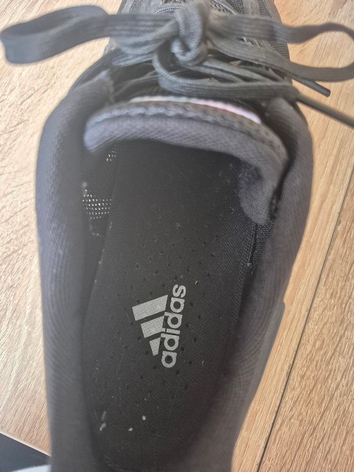 Baskets Adidas taille 43  1/3 - photo numéro 3