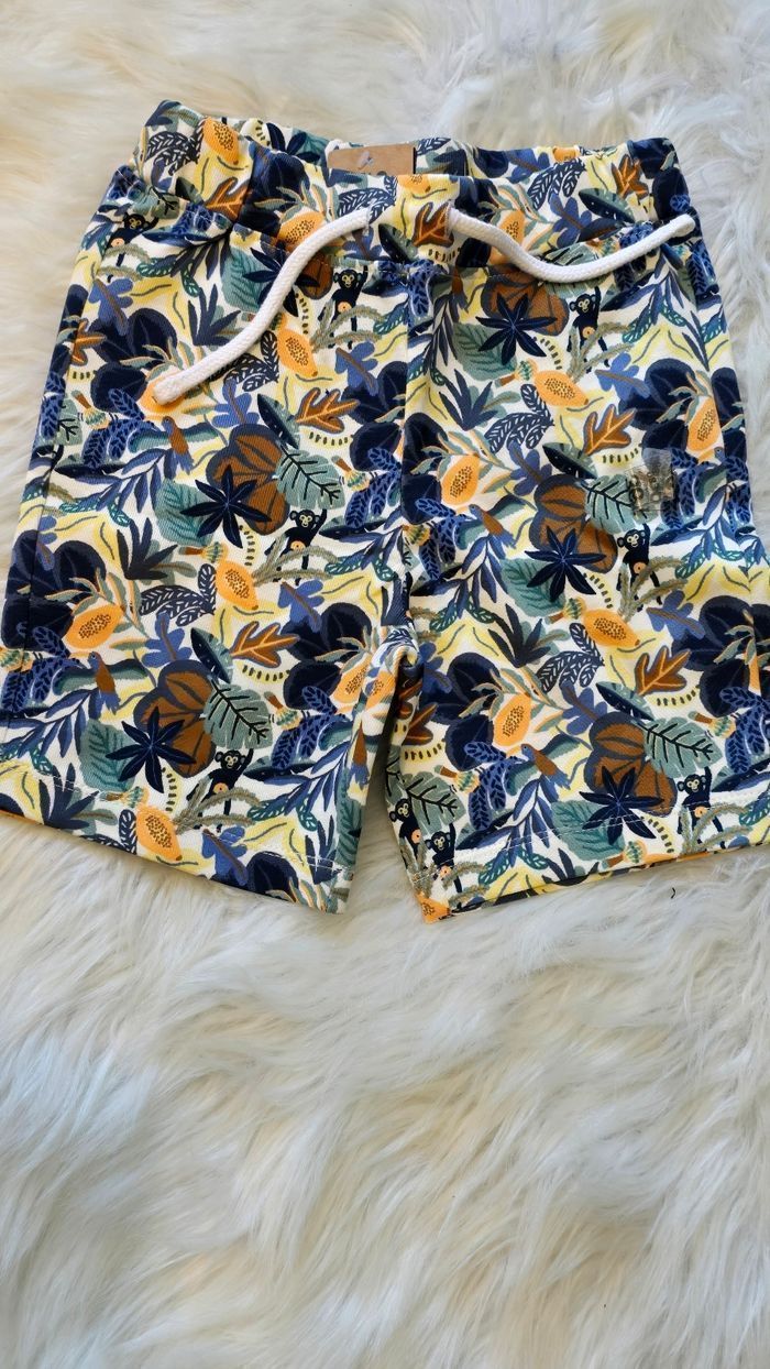 NEUFS (NON PORTÉS) 🏷🏷😍🤩💙superbe ensemble tee shirt mc et short 36mois (98cm) garçon (ferme)⚘️🤩😍 - photo numéro 3