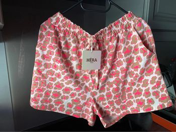 Short léopard rose