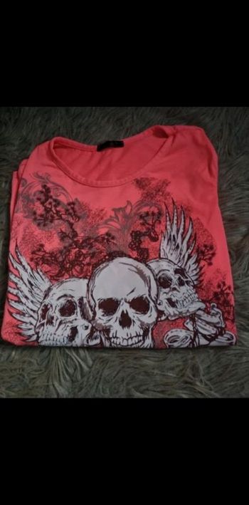 T-shirt rose fluo avec tête de mort taille M/L