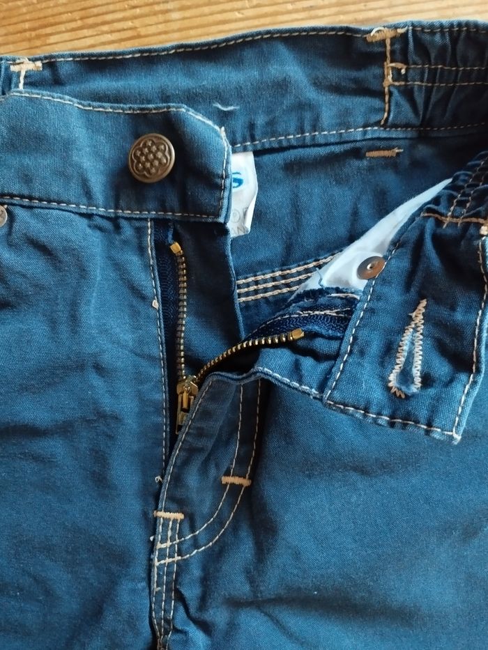 Short bleu effet jean garçon – 5 ans / 108 cm – Très bon état - photo numéro 4