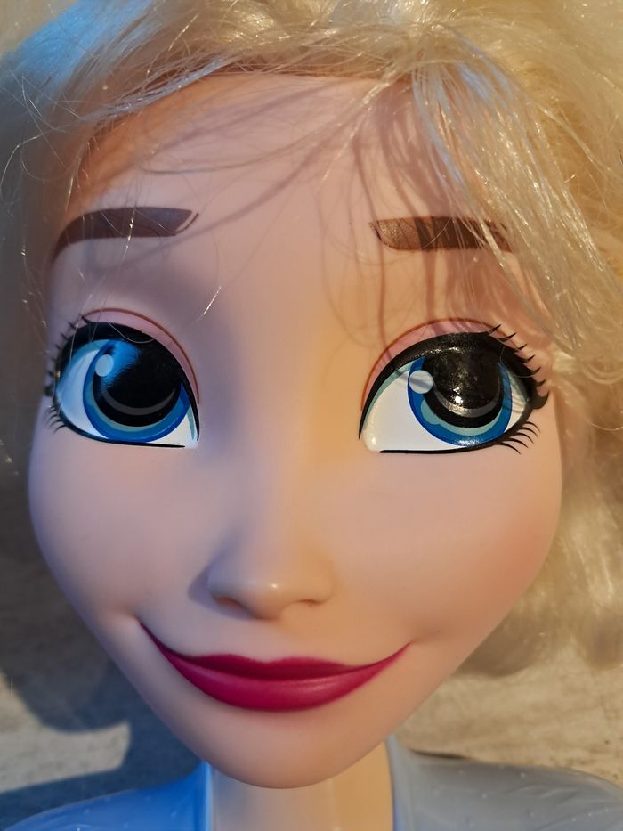 Tête à coiffer Elsa Reine des neiges Disney - photo numéro 2