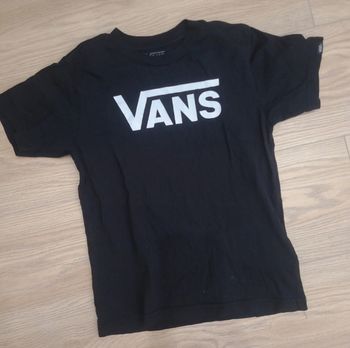 T shirt vans