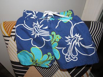 short de bain, enfant garçon 18 mois, été, plage, mer