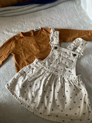 Ensemble  jupe à bretelles T-shirt, six mois