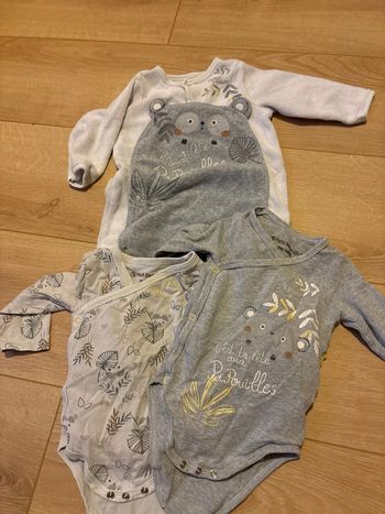 Pyjama + bodies  6mois