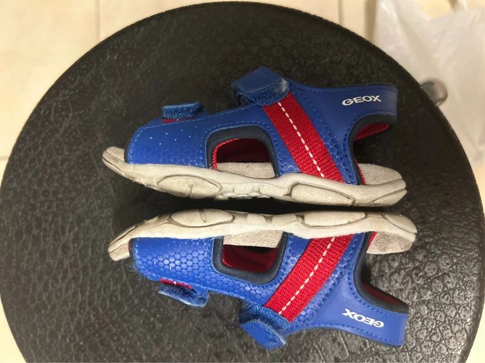 Sandales garcon à scratch Geox modèle Agasim bleu et rouge taille 23 - photo numéro 5