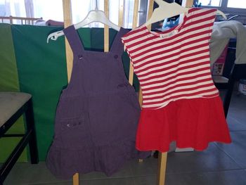 Lot de 2 robes taille 18 mois