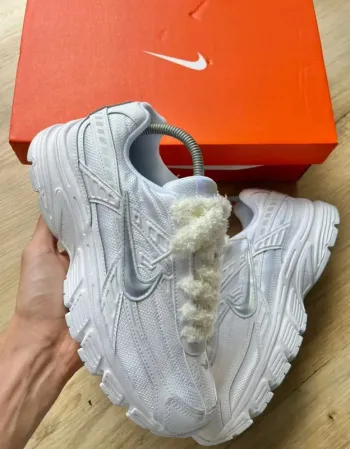 Nike Initiator White 40 Y2K