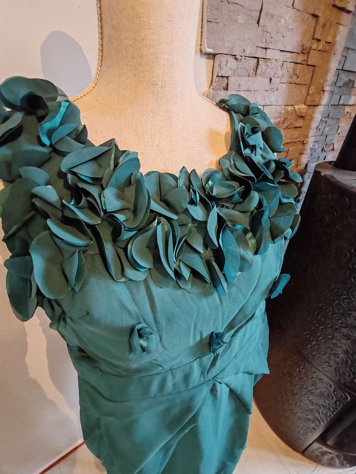 Robe verte taille 36 38 neuve - photo numéro 2