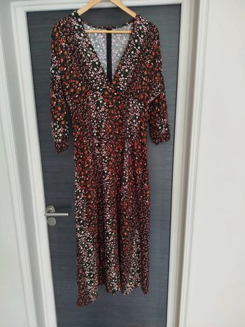 Jolie robe fleurie taille L Stradivarius quasi neuve