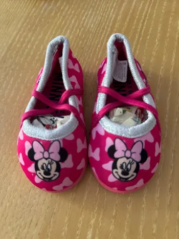 Chaussons Minnie taille 19