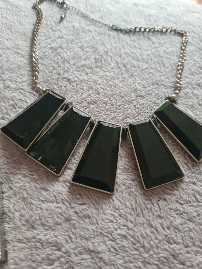 Gros colliers noirs géométriques - photo numéro 2