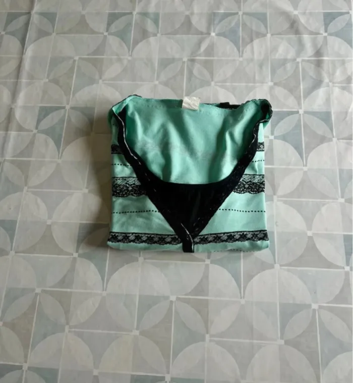 T shirt femme - 2XL / 44 - Très bon état - photo numéro 3