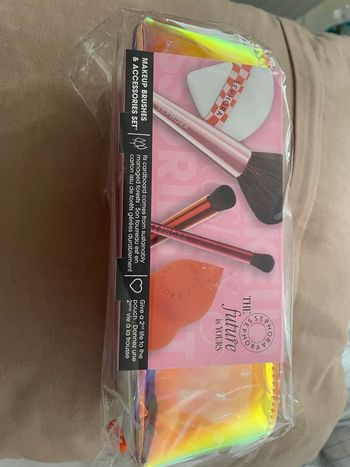 Magnifique trousse dorée Sephora avec trois accessoires de beauté pour le teint neuve sous blister 