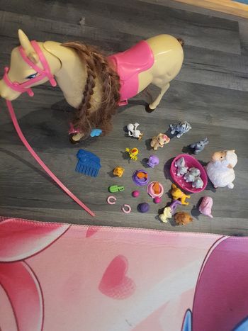Cheval barbie et animaux