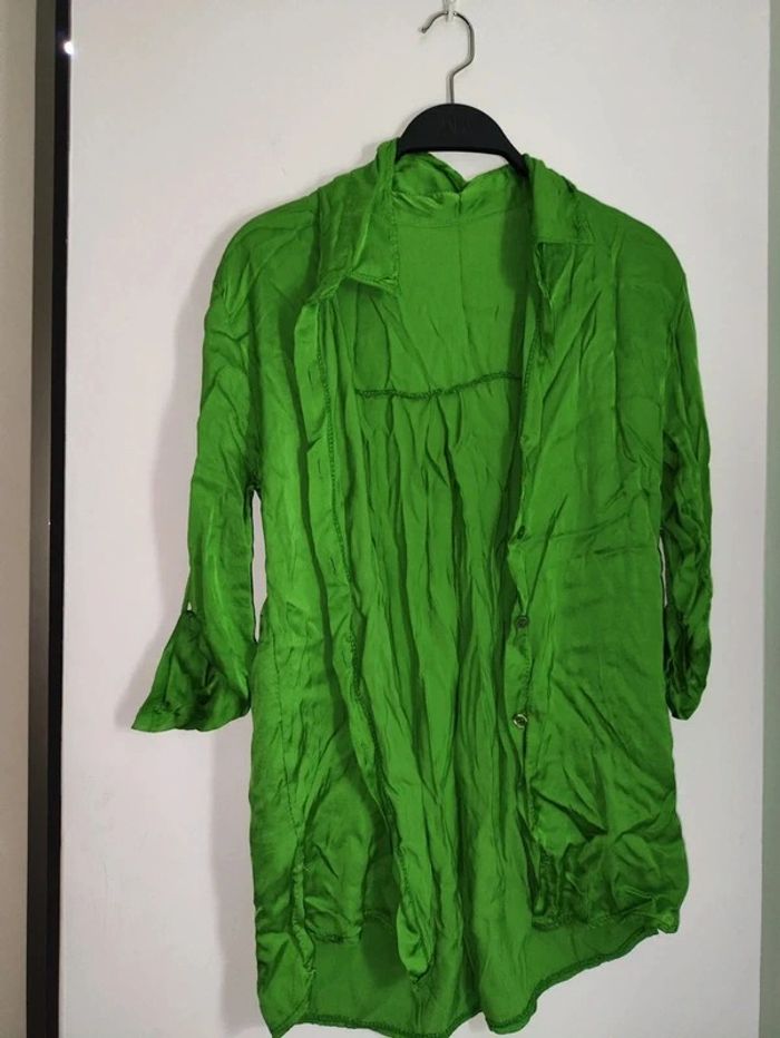 Camisa de manga larga verde elegante