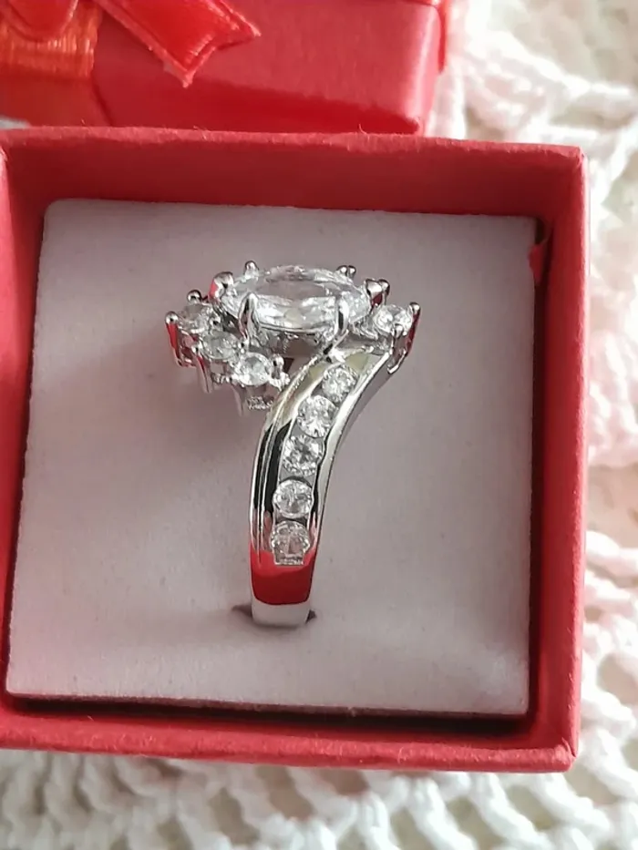Bague avec grande pierre au centre d'un carré, strass, taille 60, argentée - photo numéro 3