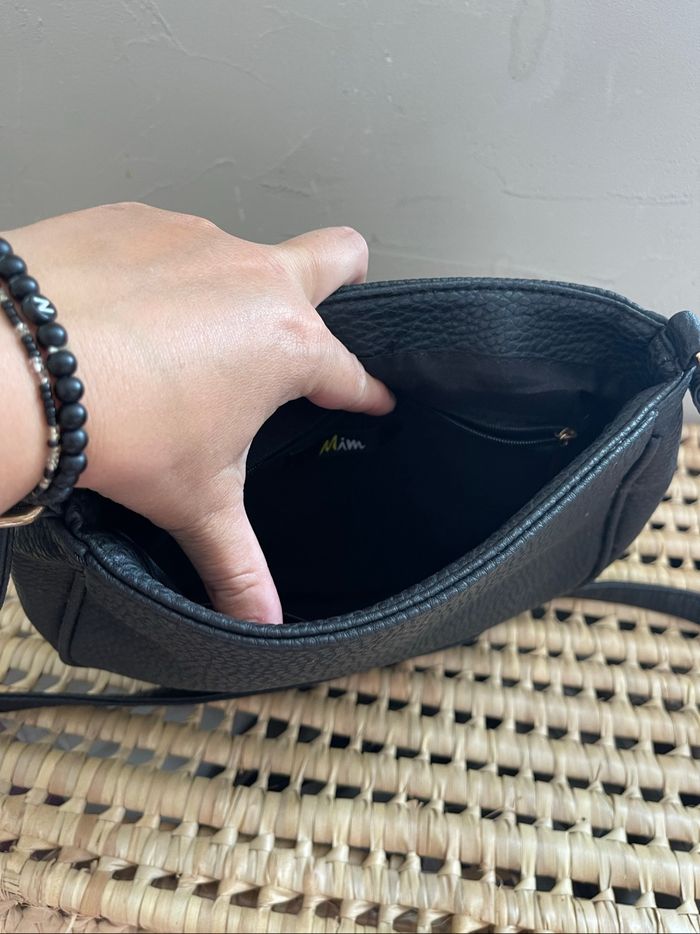 Sac à main noir et chaîne doré - photo numéro 5