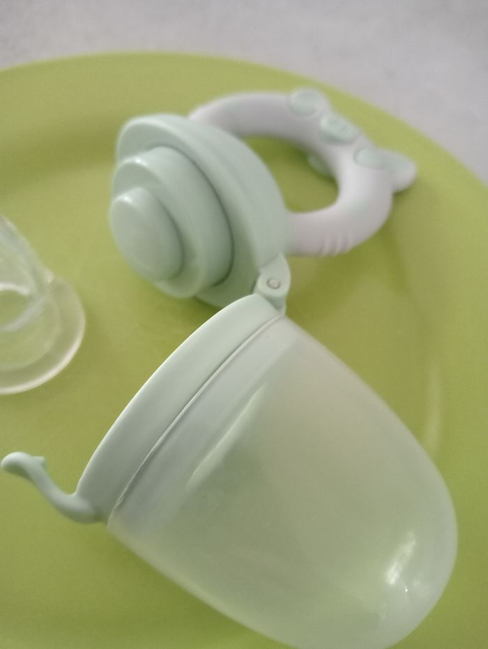 Sucette grignoteuse avec tétine neuve y - photo numéro 3