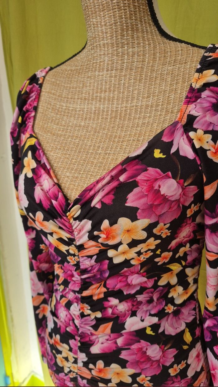 Robe moulante fleurie drapée - Manches longues - T.38 / M - photo numéro 2