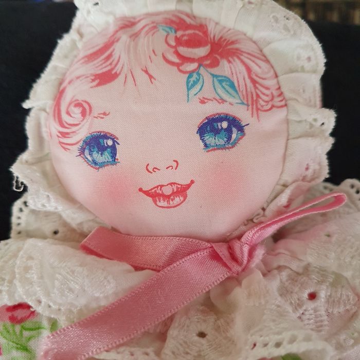 poupée, hochet, doudou,  tissus vintage Mundia parfait état - photo numéro 2