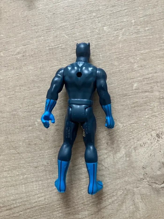 Figurine Marvel legends black panthère - photo numéro 2