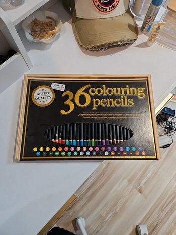 Boite de 36  crayons de couleurs neuf