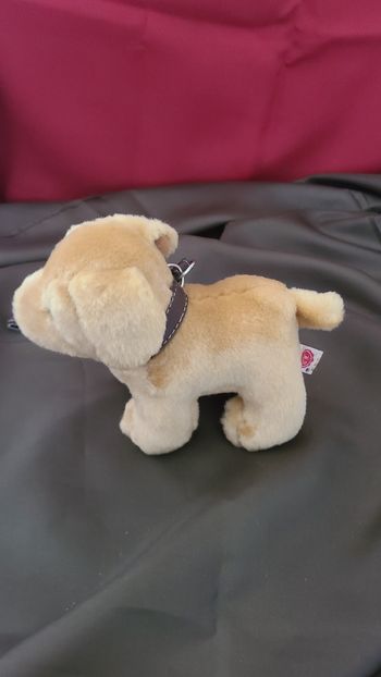 peluche chiot beige collier laisse keel toys